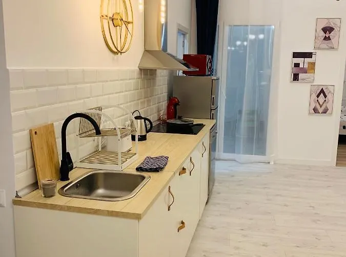 Saint Ferdinand لقنت